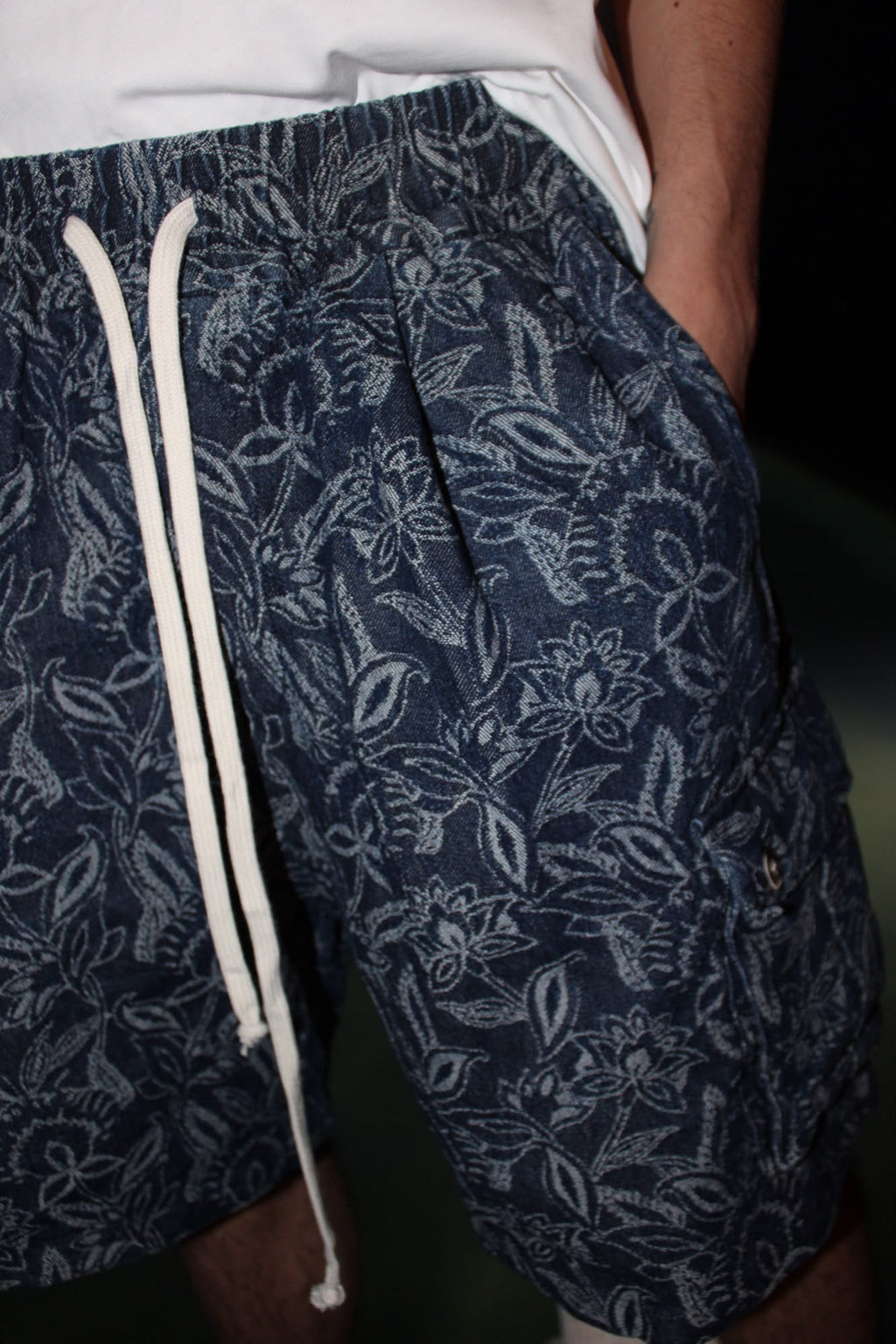 Bermuda Cargo in Denim Jacquard Floreale