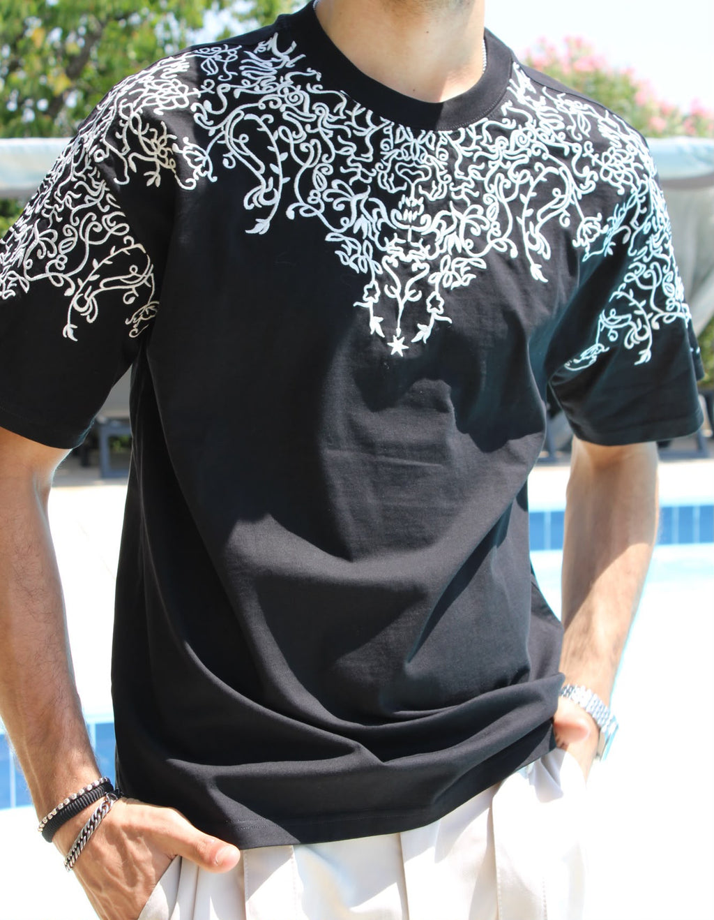 Baroque Identity Oversize